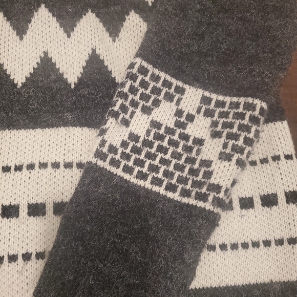 Long thick open sweater in size small-med definitely oversized made with love by - Picture 3 of 5